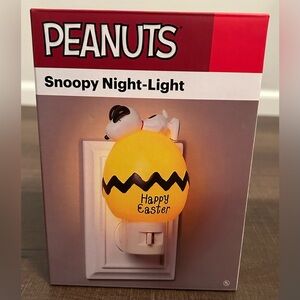 Snoopy Easter Egg Night Light • Peanuts LED Plug‑In Yellow Egg • NEW